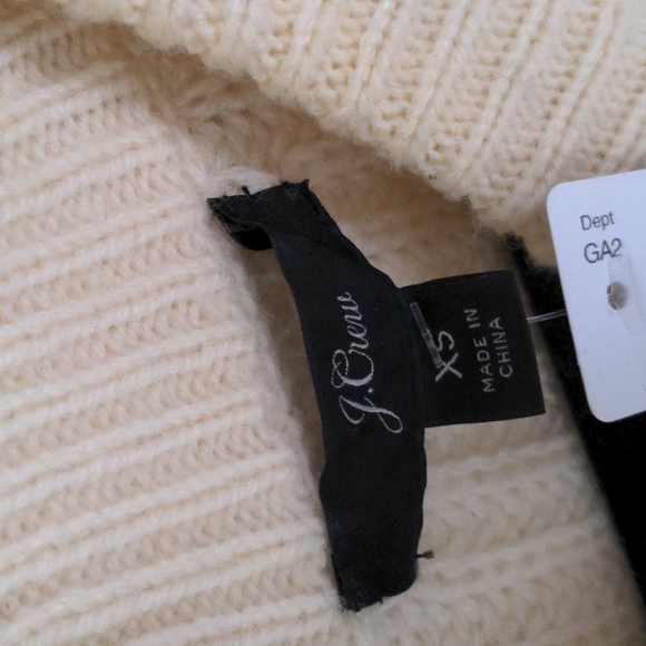 J. Crew Cable Knit Pom Pom Sweater Sz: XS NWT $98 - Picture 6 of 13
